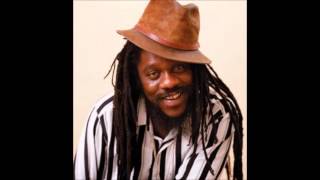 Dennis Brown- Aint That Loving You + Kojak &amp; Liza- Hole in the Bucket