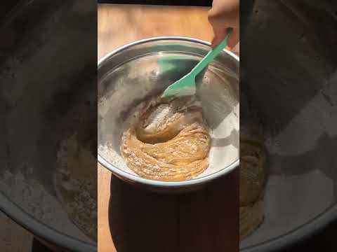 COOKIE BAKING TIP: Why you shouldn't overmix! #cookies #bakingtips #bakinghacks #bakingtutorial
