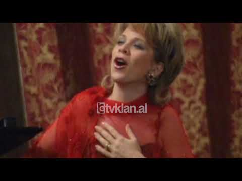 Ilir Meta prezanton politiken shqiptare ne nje vizite dy ditore ne Paris  (8 Mars 2001)