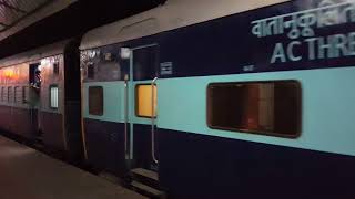 preview picture of video 'First video of 14715 Hisar Haridwar Gita Ganga express with new wdp4d departed bhiwani jn.'