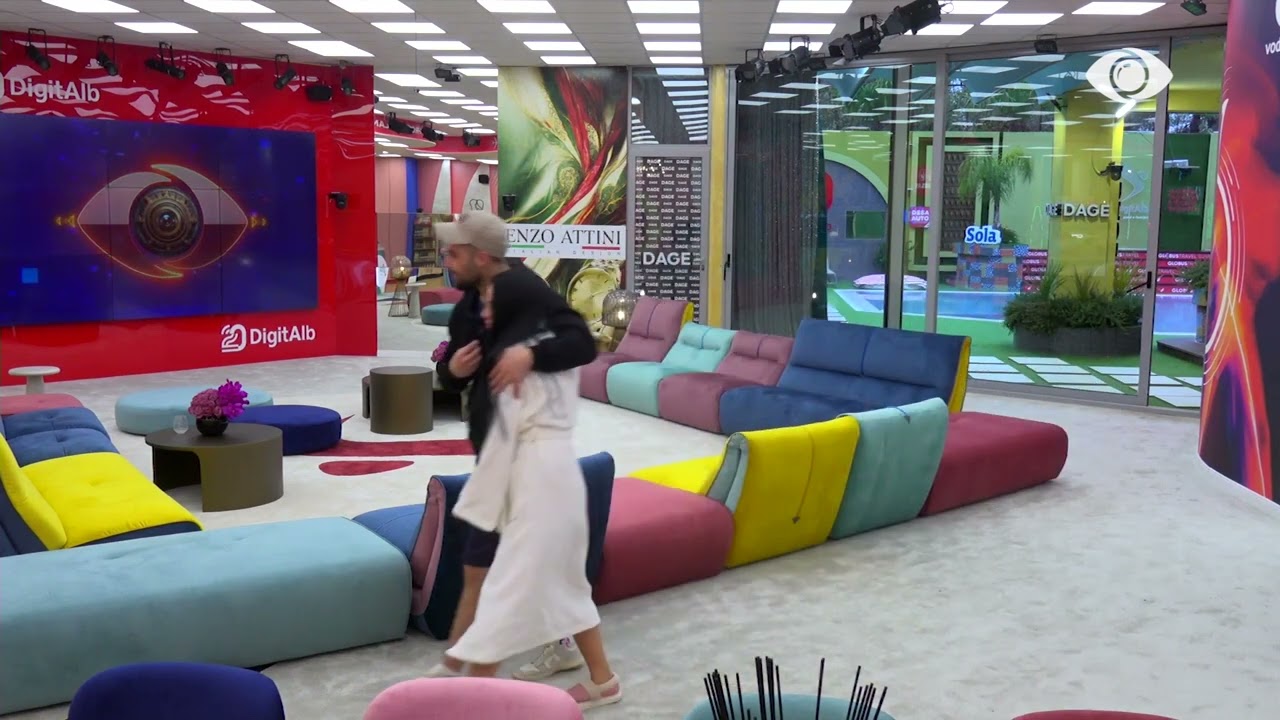 “Ma zbukuron mëngjesin”/ Rike përqafon Meritonin teksa përgatisin ushqimin - Big Brother Vip 3