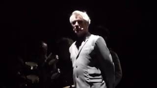 David Byrne - Everybody&#39;s Coming to My House (Houston 04.28.18) HD