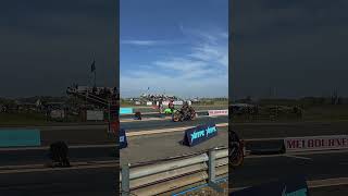 Download lagu vespa scooter vs super bike at Melbourne raceway 12/04/25 #vespa #dragracing #motorsport #superbike mp3