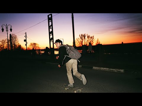 Place Presents: EASY LIKE SUNDAY MORNING