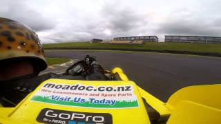 preview picture of video 'Superkart Drivers Club Round 5, 28 Sept, Hampton Downs, Race 4'