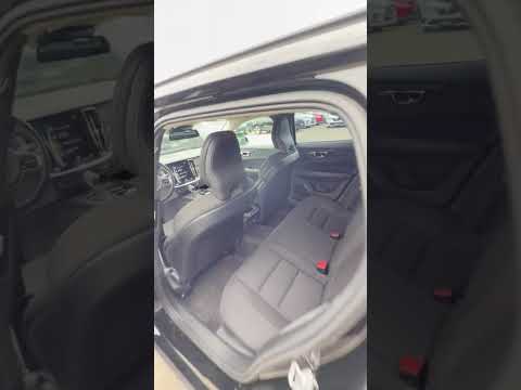 фото volvo v60 ii 0