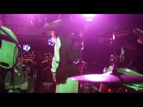 CVGEBIRD - BESOS (OFFICIAL VIDEO) feat. KLASSICK produced by OMAR DURO