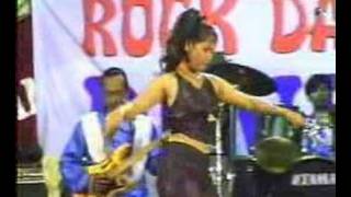 Download lagu Bojo Loro - Inul Daratista mp3