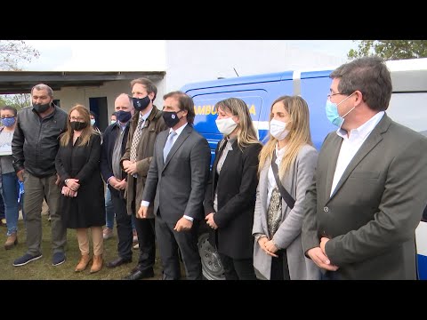 Presidente Lacalle Pou entregó una ambulancia a la policlínica de Cuchilla del Guaviyú, Salto