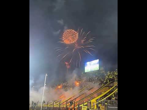"PONGA HUEVO HOY NO PODES PERDER #peñarol" Barra: Barra Amsterdam &bull; Club: Peñarol