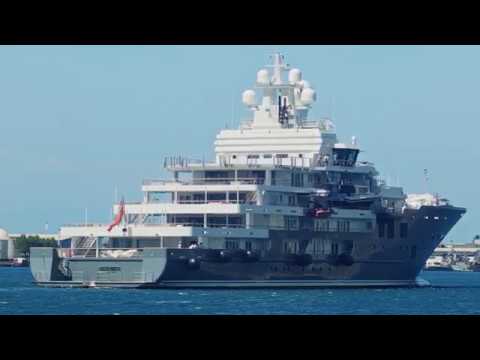 Superyacht Andromeda. Arriving in Papeete's harbor. 11/11/2018