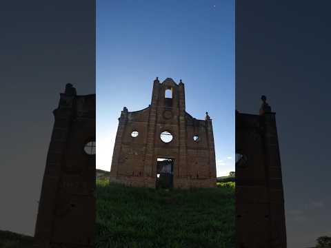 Ruínas da antiga Igreja da Pirraça. Bela Vista de Goiás-GO.