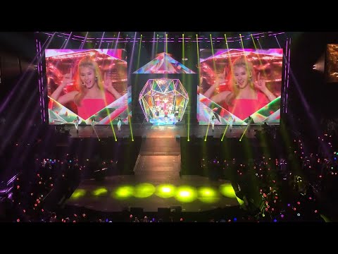 TWICE (트와이스) - Likey | TWICELIGHTS World Tour (Chicago) 190723 | FanCam