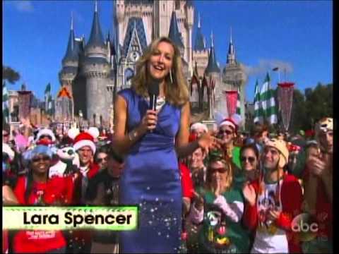 Disney Parks Christmas Day Parade 2013 2/11