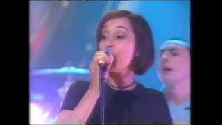 Echobelly - The World Is Flat - TFI Friday - Friday 30th May 1997