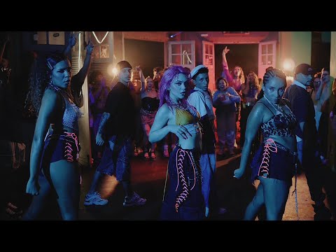 Camaleoa - Chovendo Na Pista (Videoclipe)