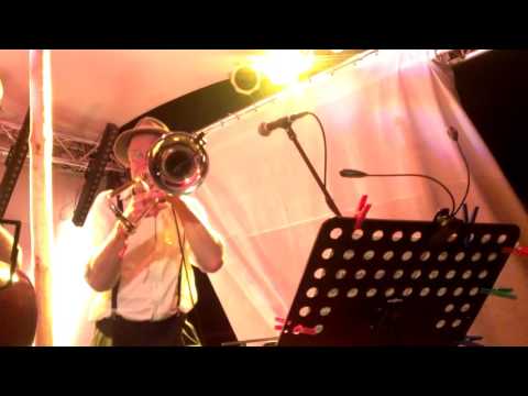 THE YELLOW SNOW CRYSTALS  In Frankreich