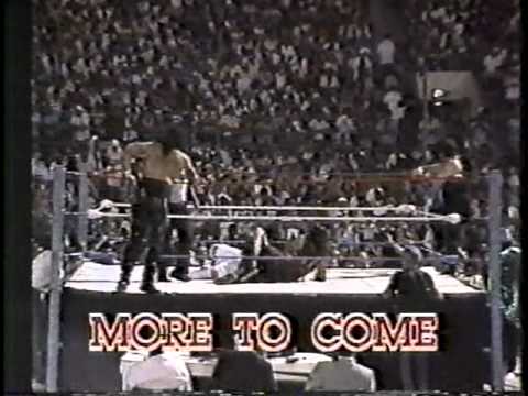 WWC: Mark & Chris Youngblood vs. Kensuke Sasaki & Mr. Pogo (1989)