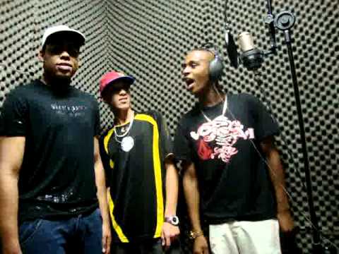 MC's TIG & JUNINHO, MC NETINHO, MC ROBINHO DA CAPITAL - MEDLEY NO ESCRITÓRIO DO QZ's