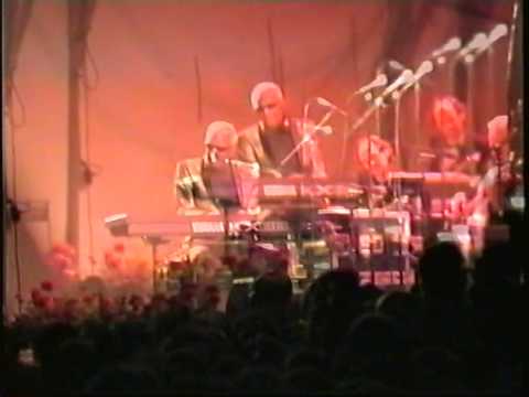 Monica Nielsen and Ray Charles