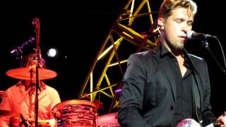 Hanson - Lost Without Each Other ( Epcot Food &amp; Wine Festival 10-22-12 )