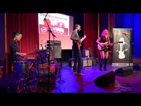 Vanesa Harbek - Tore down - Europe Blues Train Festival - Berlin