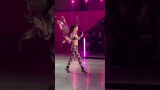 Download lagu Adriana Lima walking for Victoria's Secret fashion show🦋/ #AdrianaLima #VictoriasSecret #VS24 mp3