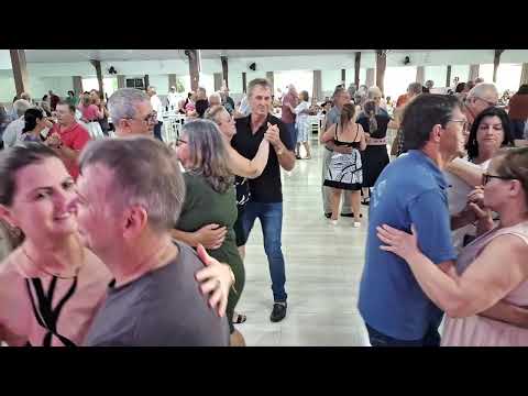 Muita dança nos idosos da cidade Sul em Dois Vizinhos no Paraná(com marcos e margarida)
