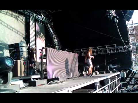 Junior Sanchez feat Karmen Live performance "I Believe In" Governors Island SIZE Matters Party