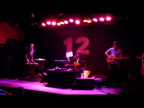 GRUFF RHYS - Singing a song in the morning (live Microsonidos. 12&Medio. Murcia) (4-4-2012)