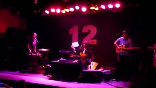 GRUFF RHYS - Singing a song in the morning (live Microsonidos. 12&Medio. Murcia) (4-4-2012)