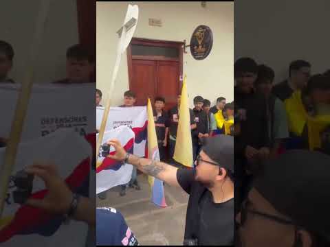 Abelardo de la Espriella abre su sede en San Gil.