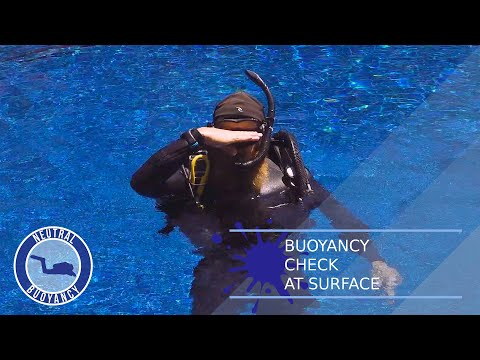 How to Do a Buoyancy Check at Surface 🤿 PADI Divemaster Skills