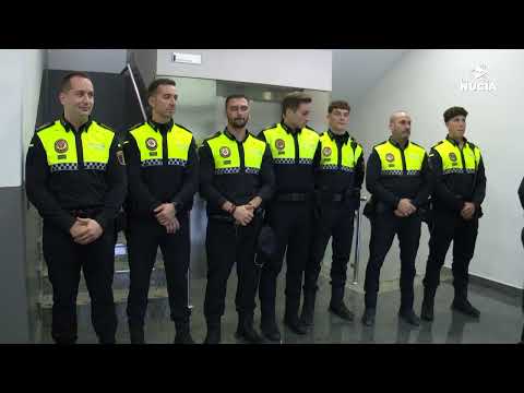 7 policías toman posesión de su plaza en prácticas