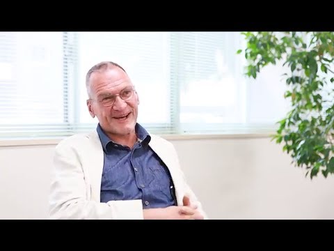【山形大学】研究紹介2017：基盤共通教育（グリンダ・ラインホルト）（日本学（近現代文学、映画、演劇）・比較文化：”本音ばかりの文学”を調べる）
