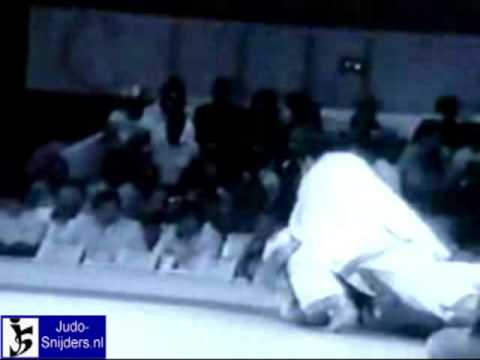 Judo 1984 Los Angeles: Parisi (FRA) - Cho (KOR) [ 95kg].