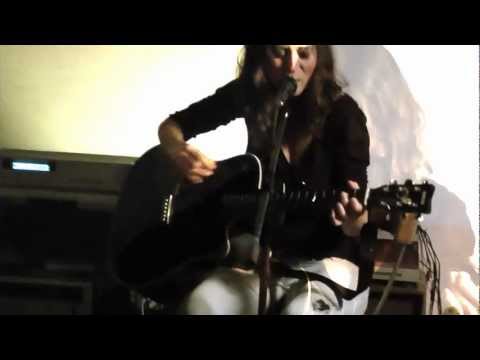 Ilenia Volpe (acoustic live @La Calzoleria 15-12-2012)
