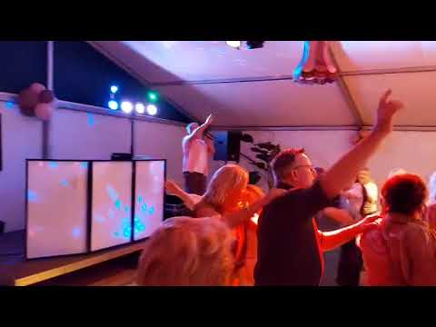 Video met DJ Marcel tijdens het feest in Veeningen