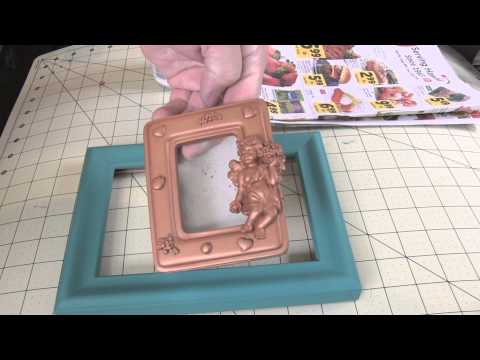 用FolkArt粉筆畫修補畫框。 (Refinishing a Frame with FolkArt Chalk Paint)