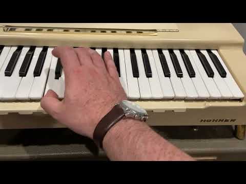Hohner Organa 9807 1961 - White image 13