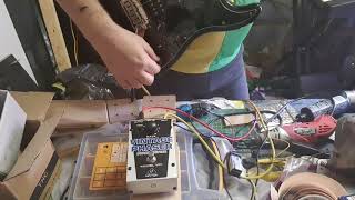 Video thumbnail for Behringer VP1 Vintage Phaser can make the Pink Floyd tone you want by Stephen Hookings
