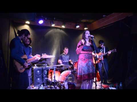 Casa - Vivian Benford