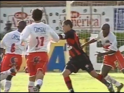 Aristizábal é o destaque do Vitória na decisão do Nordestão de 2002