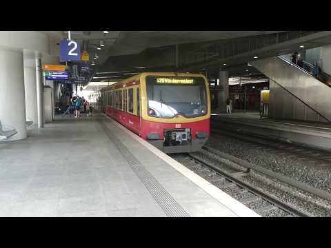 S-Bahn am Bahnhof Südkreuz (Berlin)