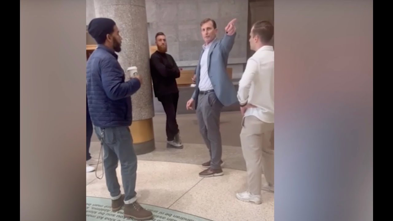 WATCH: Top Democrat CONFRONTS plain-clothes federal agents