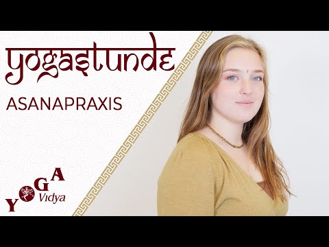 Yoga "Im Gleichgewicht" mit Radha Prema - Yoga Vidya Ashram Live - 16:15 Uhr 28.12.2021