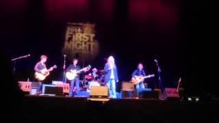 Patti Smith sings "Capital Letter"