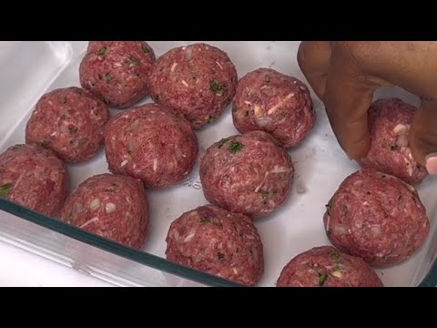 How to make juicy meatballs from scratch. Simple and delicious recipe.
