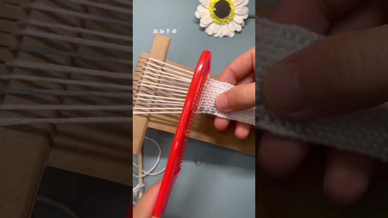 #Handmade Homemade cardboard loom to make a small rainbow-colored scarf, fun and