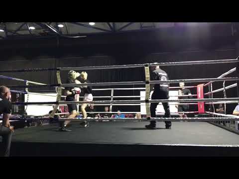 Amatuer boxing match, under 16, 60 kg,